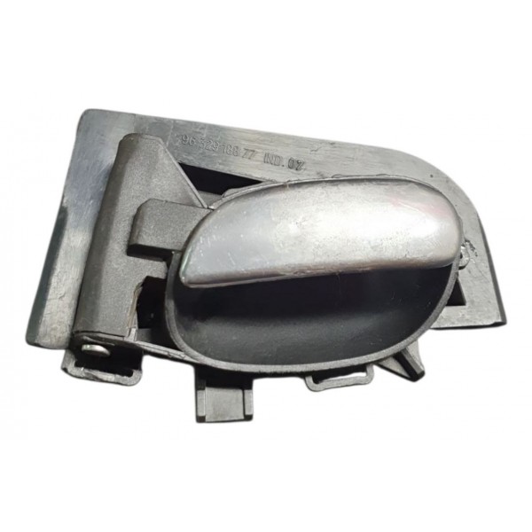 Macaneta Interna Dianteira Direita Peugeot 206 2005